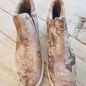 Fabletics Shoe